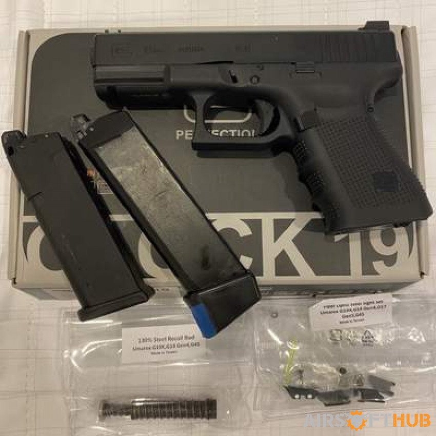 GLOCK 19 GEN 4 GAS BLOWBACK UMAREX BY VFC