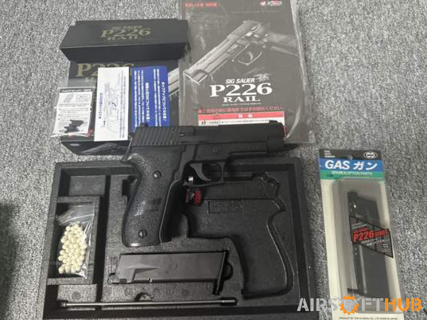 Tokyo Marui Sig Sauer P226 - Used airsoft equipment