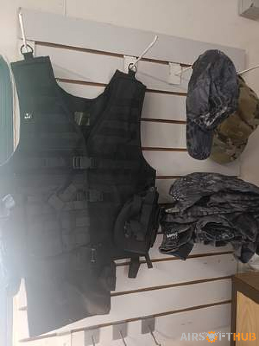 MFH black Tactical vest - Used airsoft equipment