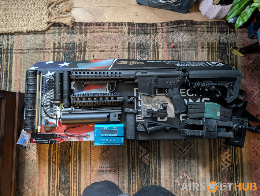 Upgraded SA-E05 with extras! - Used airsoft equipment