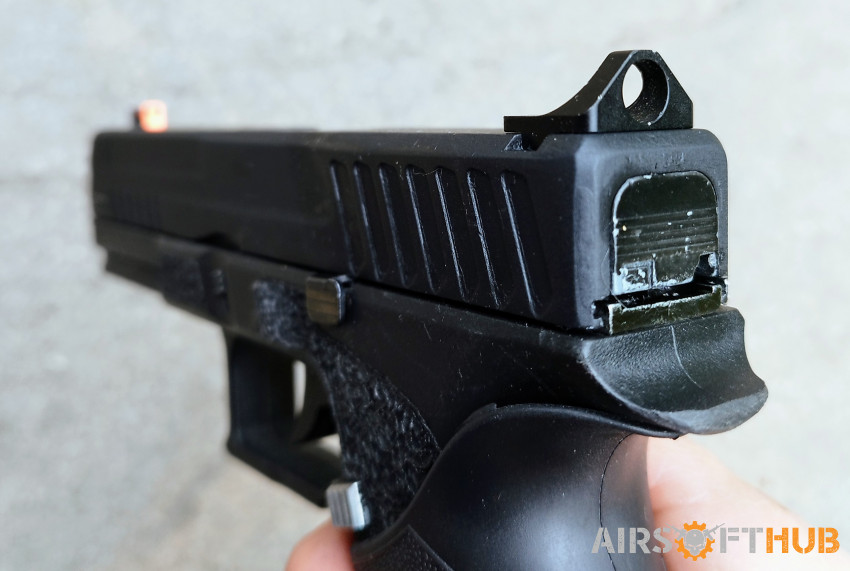 Glock 17 type pistol - Used airsoft equipment