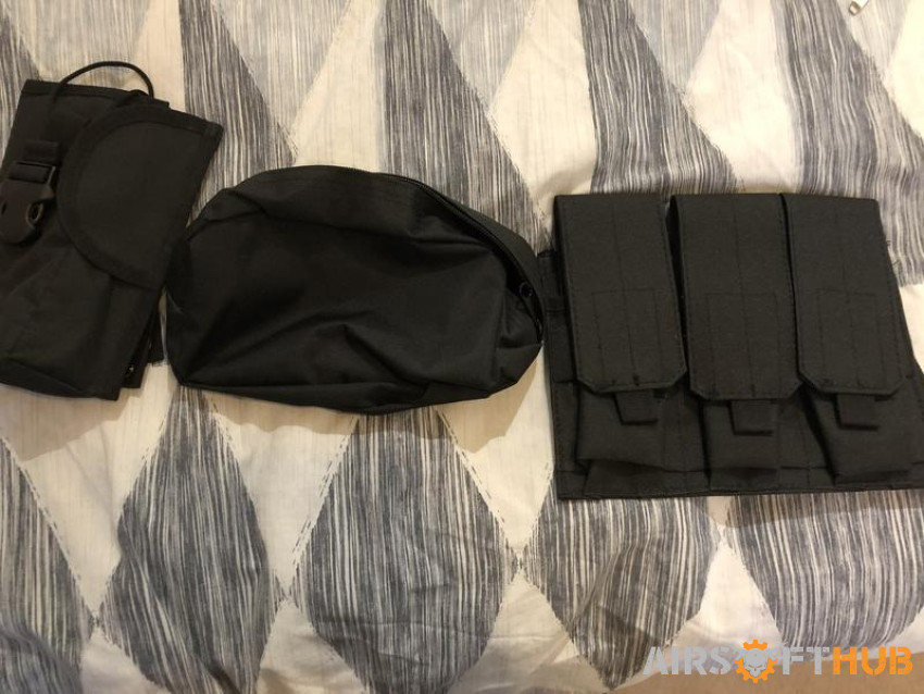 Airsoft pouches - Used airsoft equipment