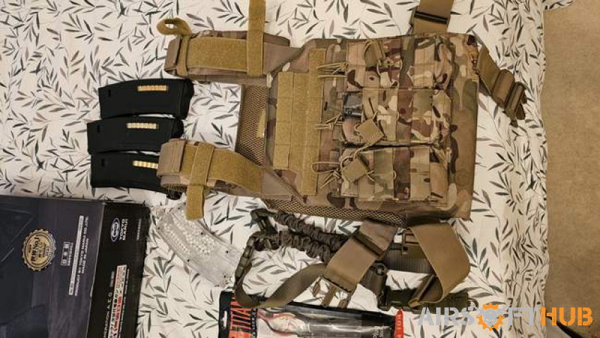 Airsoft equipment and Rifle - Used airsoft equipment