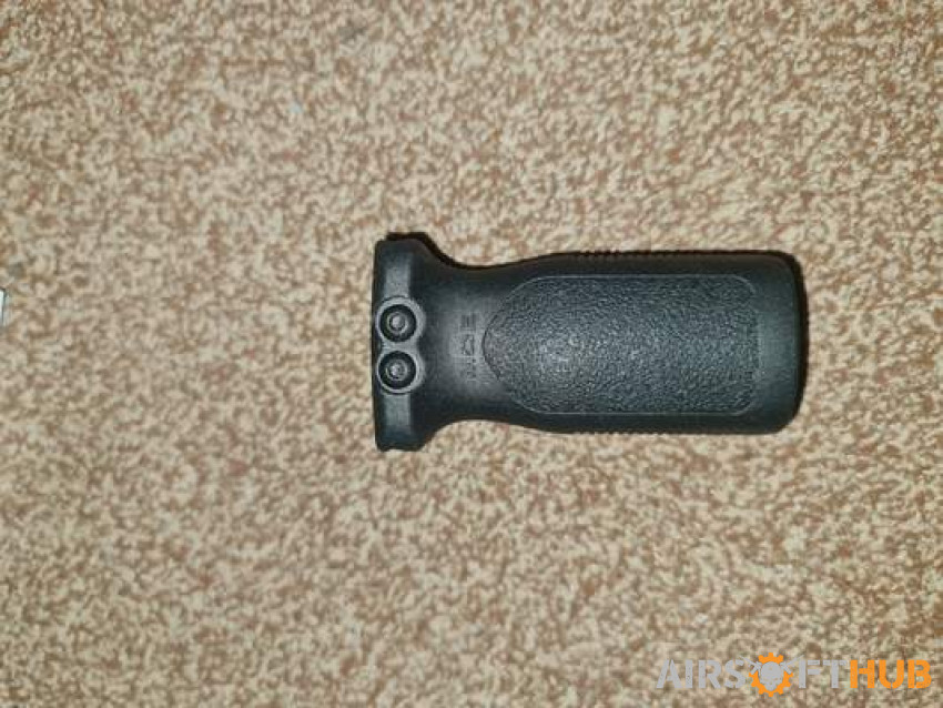 Moe rvg picatinny foregrip - Used airsoft equipment