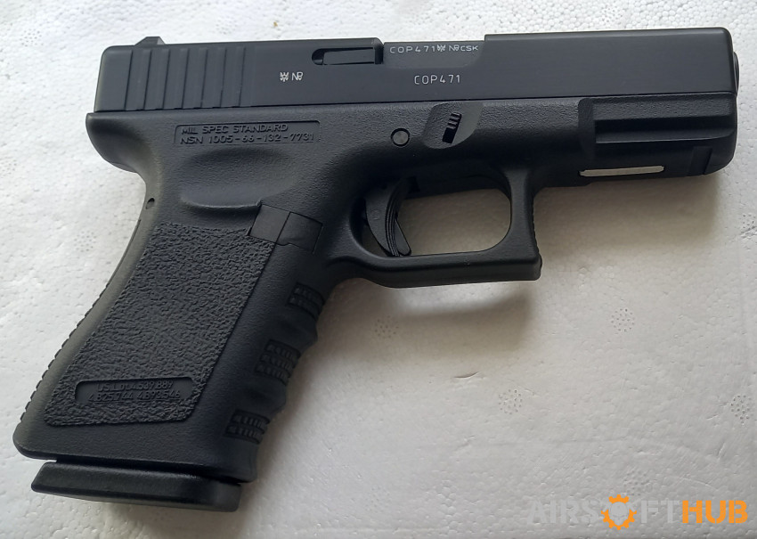 GLOCK 19 SEMI AUTO COMBAT PIST - Used airsoft equipment