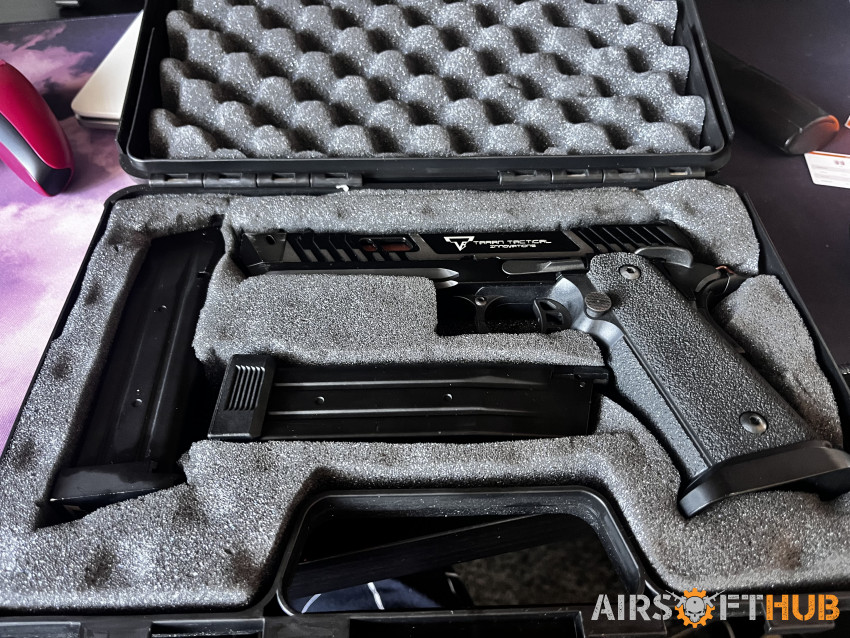 Army Armament Pit viper - Used airsoft equipment