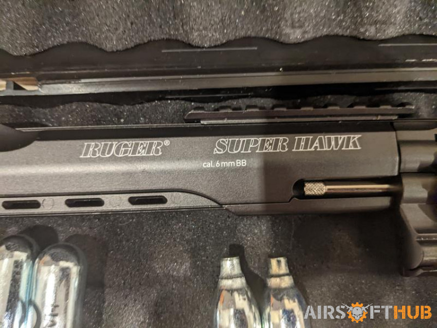 Co2 powered super hawk - Used airsoft equipment