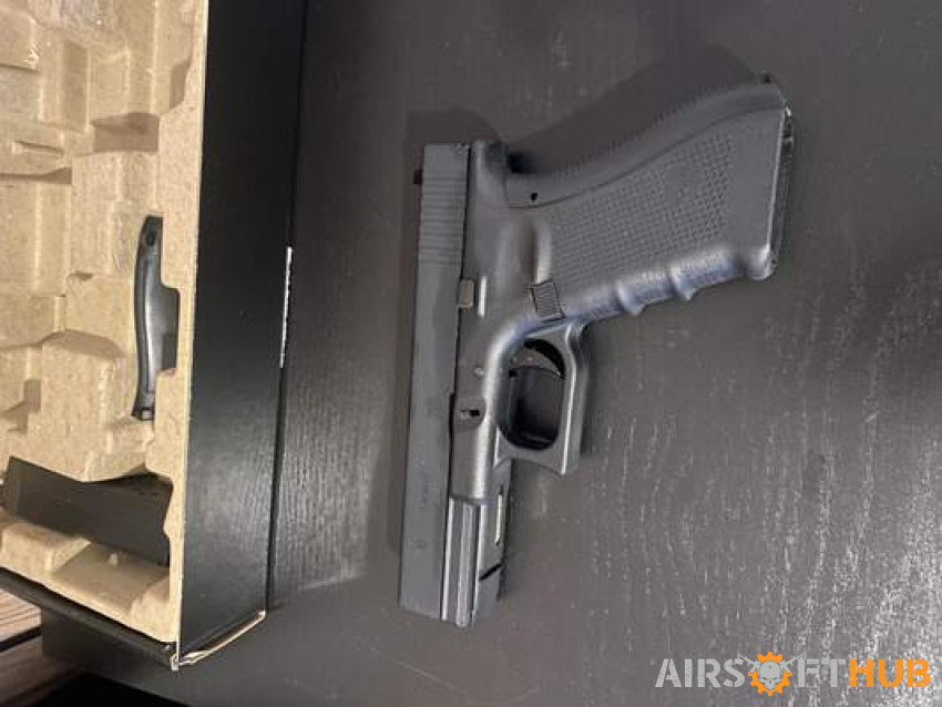 WE Glock 17 Gen 3 Boxed / Mag - Used airsoft equipment