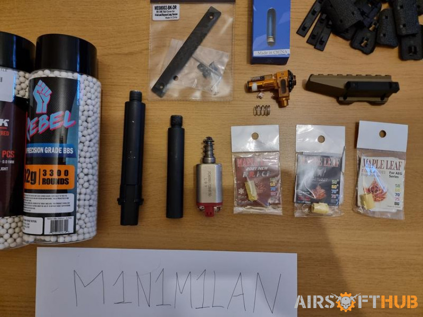 Assortment of parts/accessorie - Used airsoft equipment