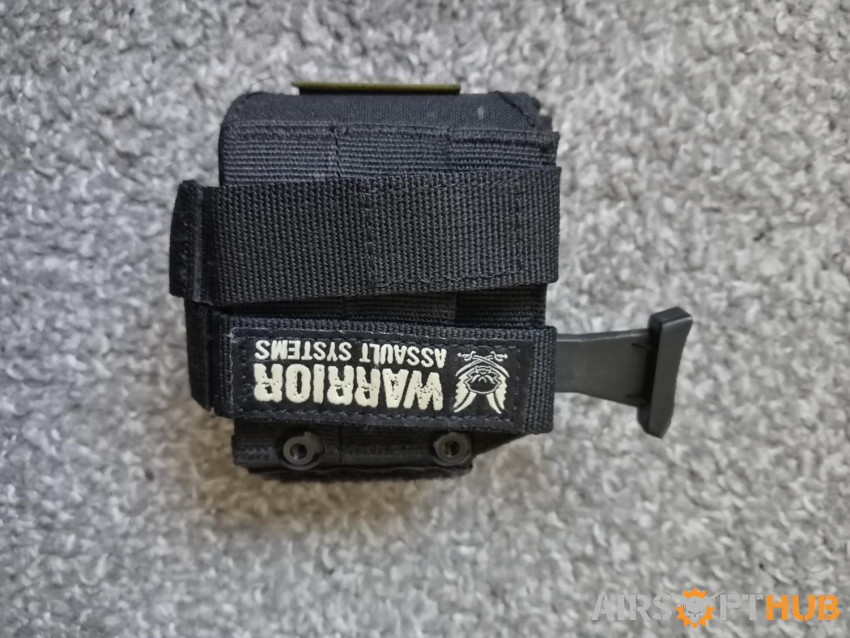 Warrior Universal Holster - Used airsoft equipment