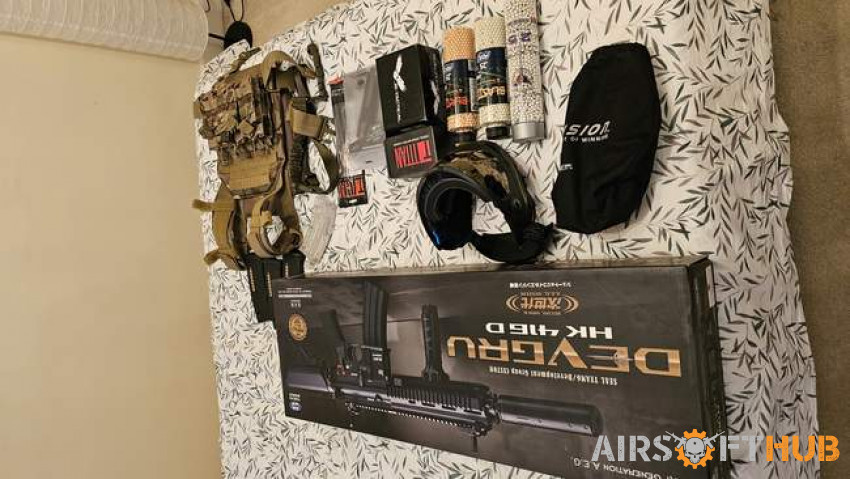 Airsoft equipment and Rifle - Used airsoft equipment