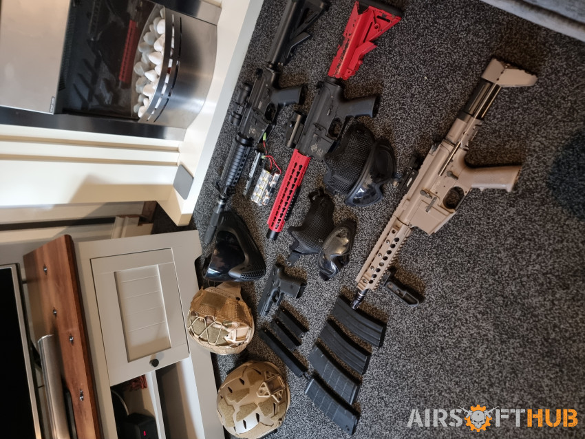 4 x Weapons and many extras - Used airsoft equipment