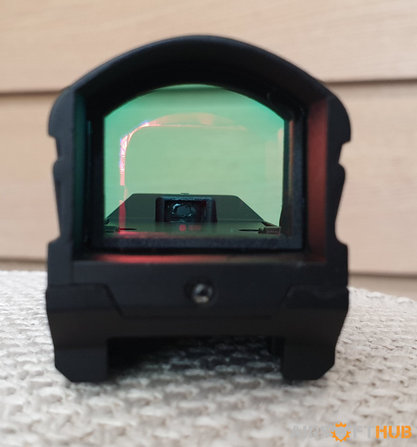 PHANTOM GEAR RED DOT SIGHT - Used airsoft equipment