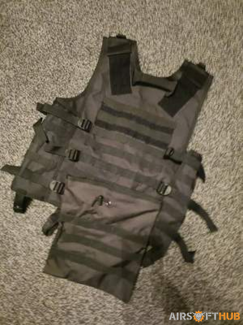 MFH black Tactical vest - Used airsoft equipment