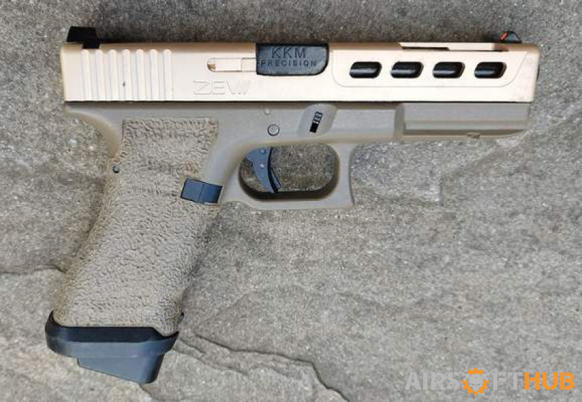 Marui Glock 17 package - Used airsoft equipment