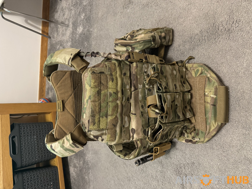 plate carrier + plates - Used airsoft equipment