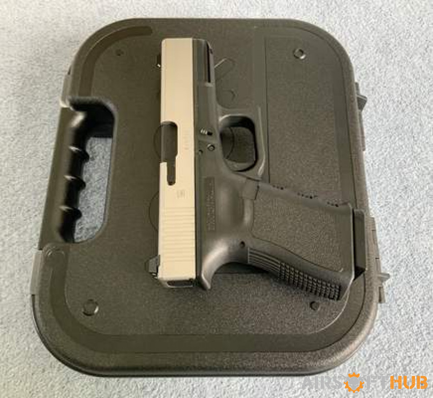 Custom Steel Glock 19 - Used airsoft equipment