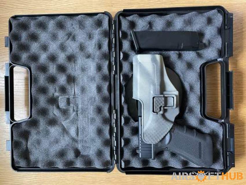 Glock 17, holster, case - Used airsoft equipment