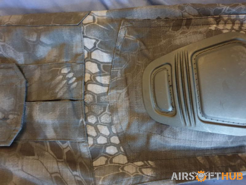 Army Combat trousers and top - Used airsoft equipment