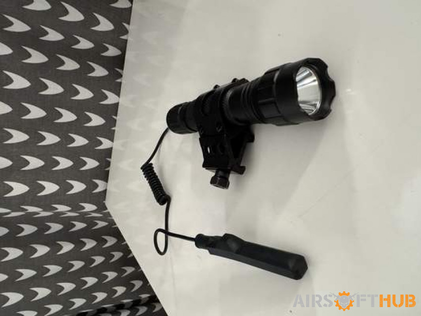 Cqb torch with pressure pad - Used airsoft equipment