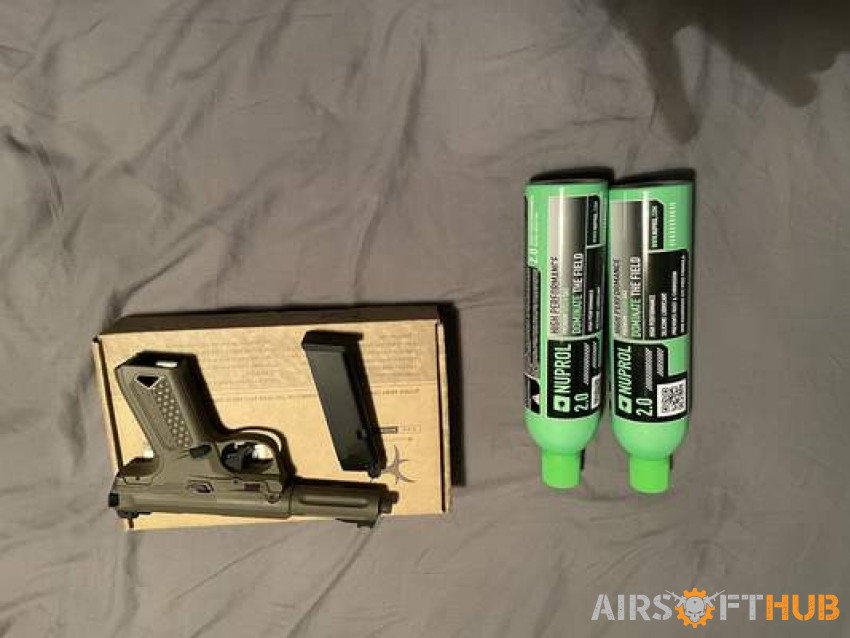 Huge airsoft bundle brand new - Used airsoft equipment