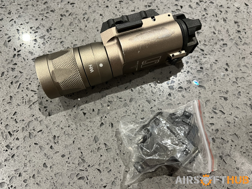 Torch With Strobe X300V - Used airsoft equipment