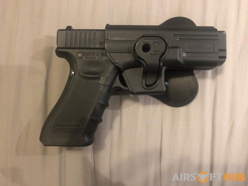 WE Glock 17 With Holster - Used airsoft equipment