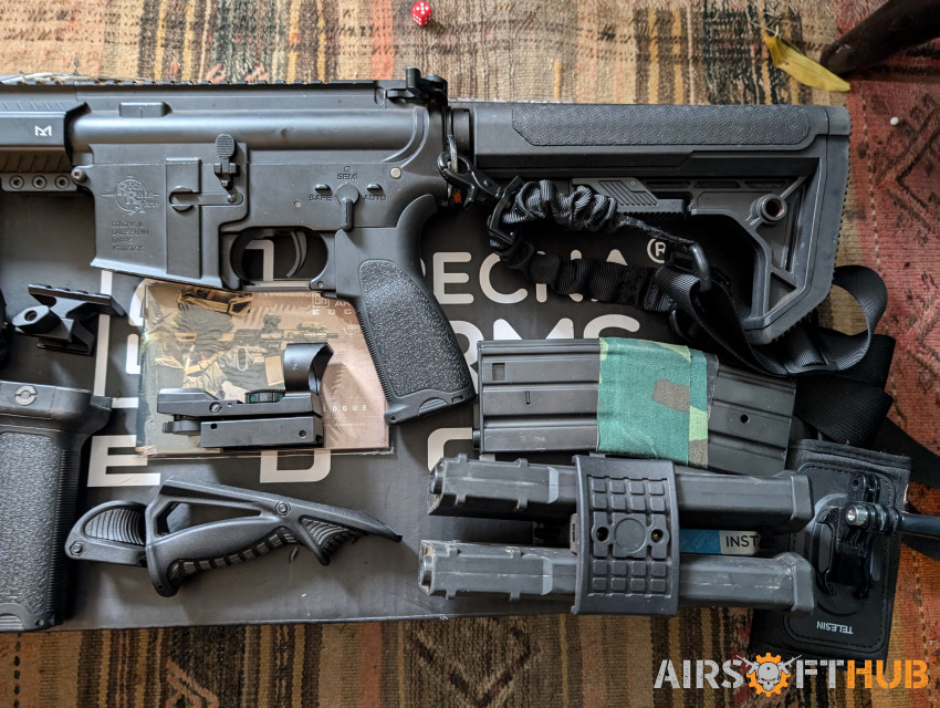 Upgraded SA-E05 with extras! - Used airsoft equipment