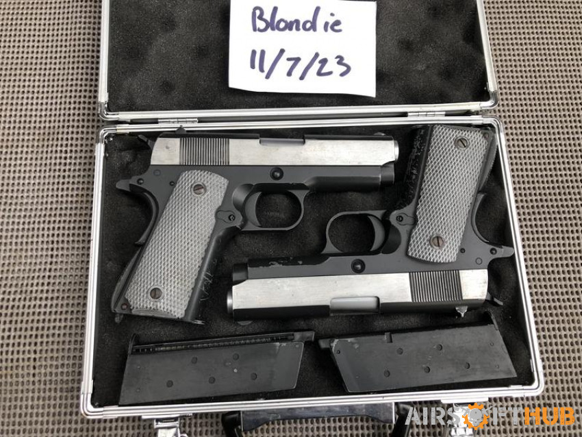 Dual WE 1911 stubby pistols - Used airsoft equipment