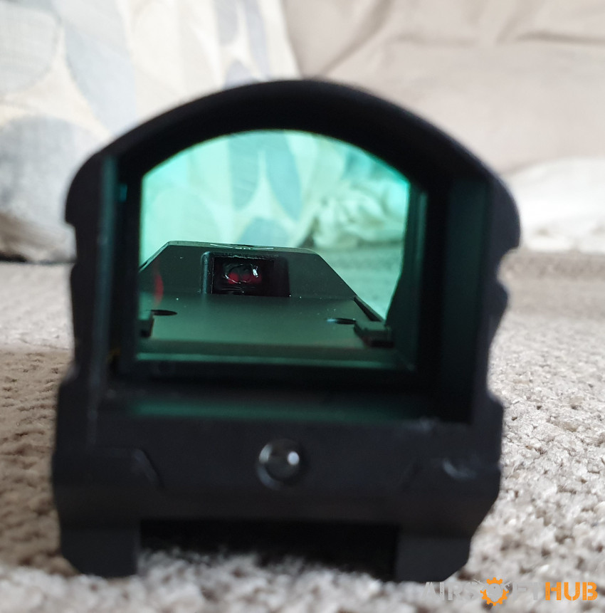 PHANTOM GEAR RED DOT SIGHT - Used airsoft equipment