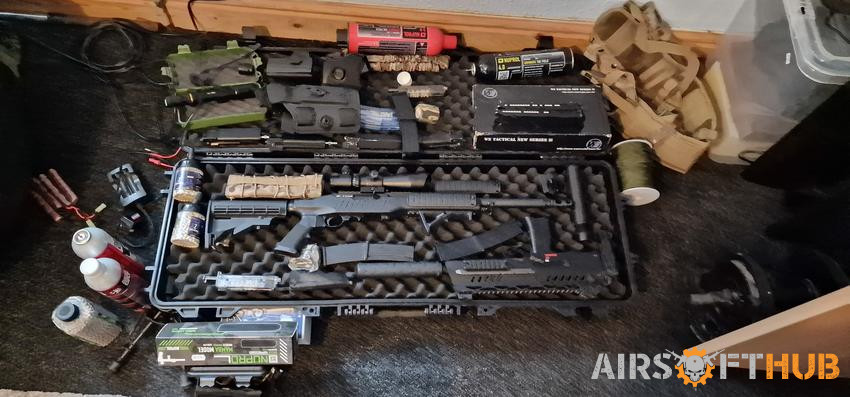 Selection of Airsoft items - Used airsoft equipment