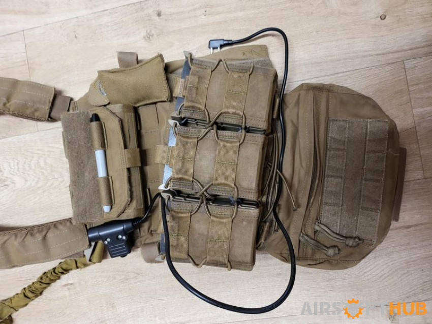 Warrior plate carrier + Belt - Used airsoft equipment