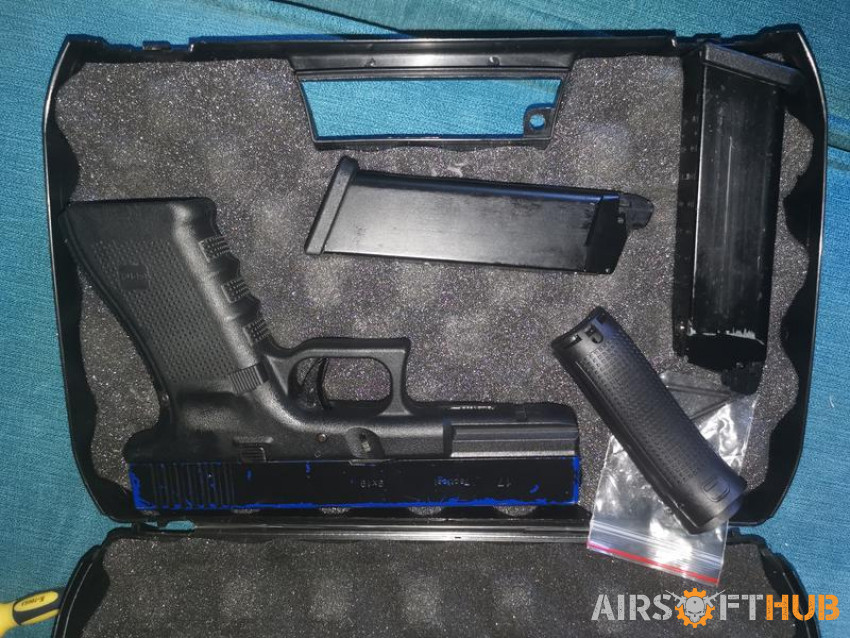 WE glock 17 - Used airsoft equipment