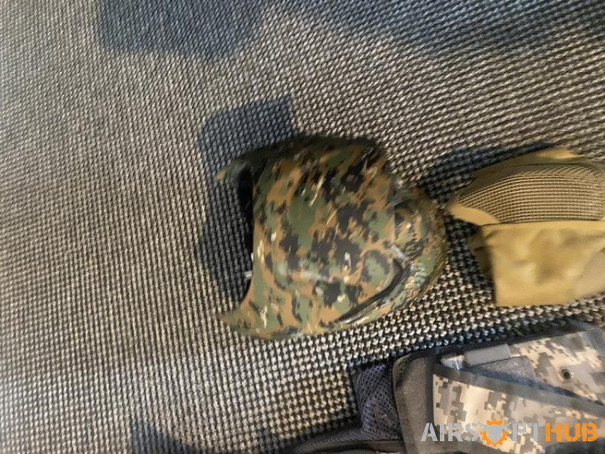 Clothing - Used airsoft equipment