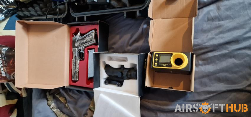 Selection of Airsoft items - Used airsoft equipment