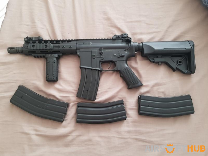 Airsoft M4 with 4 mags - Used airsoft equipment