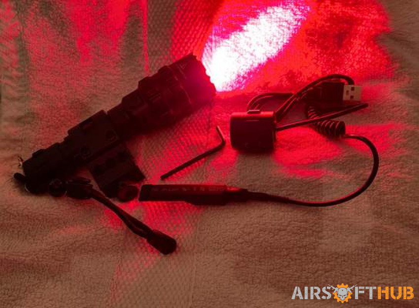 Red beam torch - Used airsoft equipment