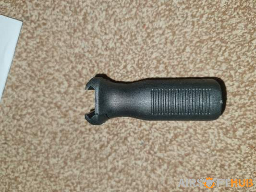 Moe rvg picatinny foregrip - Used airsoft equipment