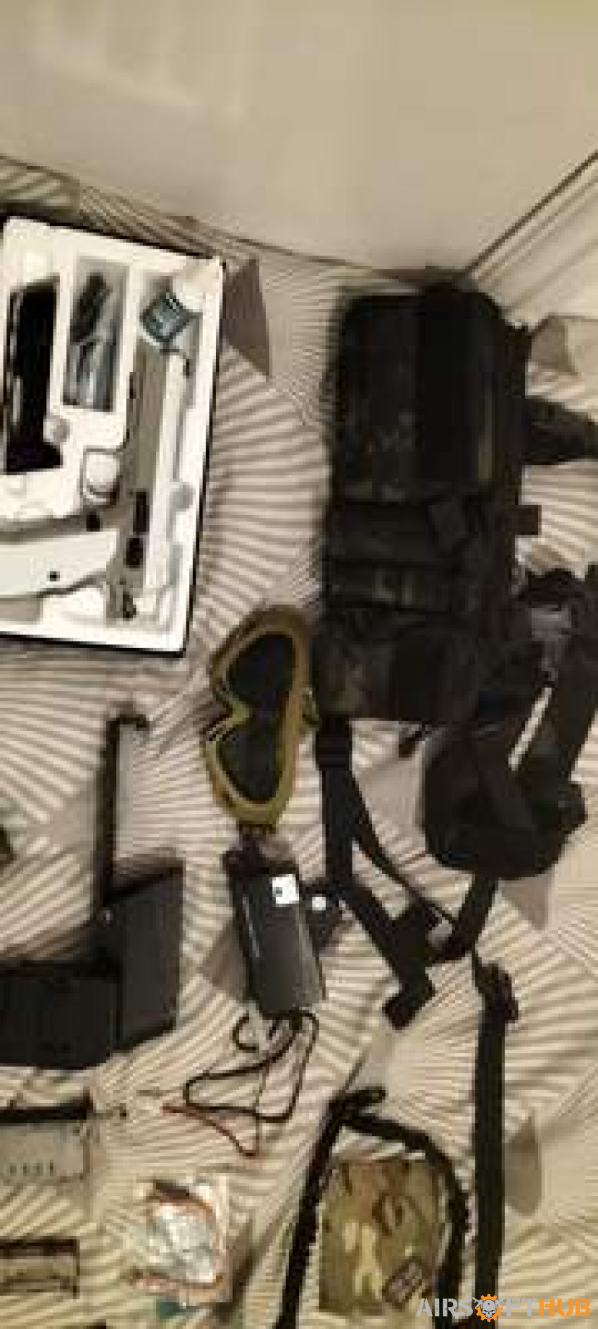 Assortment of airsoft bits - Used airsoft equipment