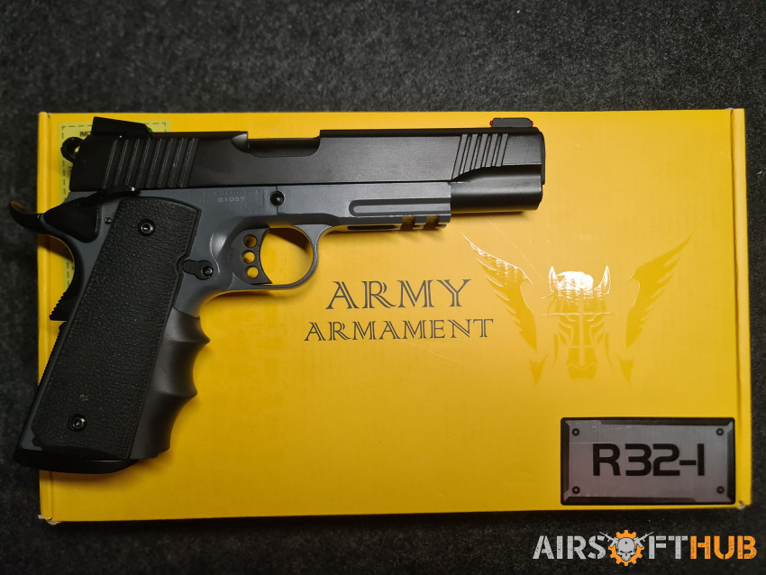 Army Armament R32 - Used airsoft equipment