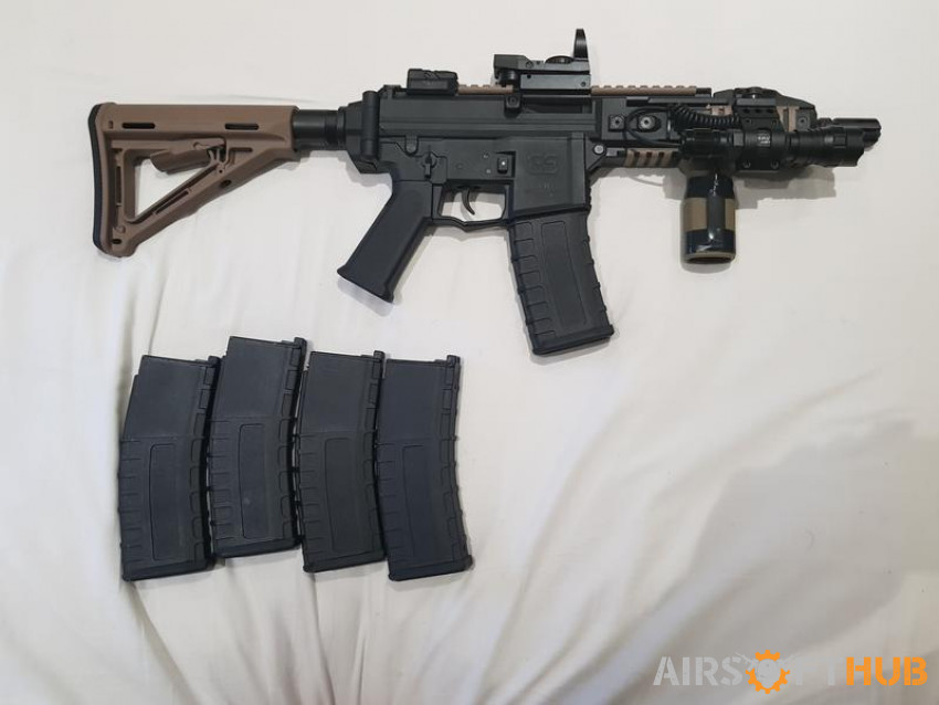 GHK G5 UPGRADED + 5 MAGS - Used airsoft equipment