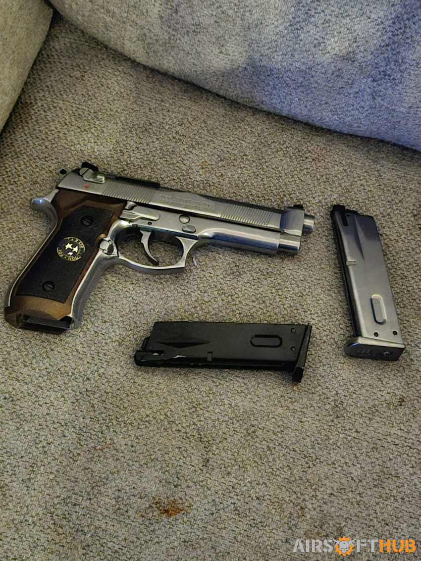 Beretta Resident Evil Pistol - Used airsoft equipment