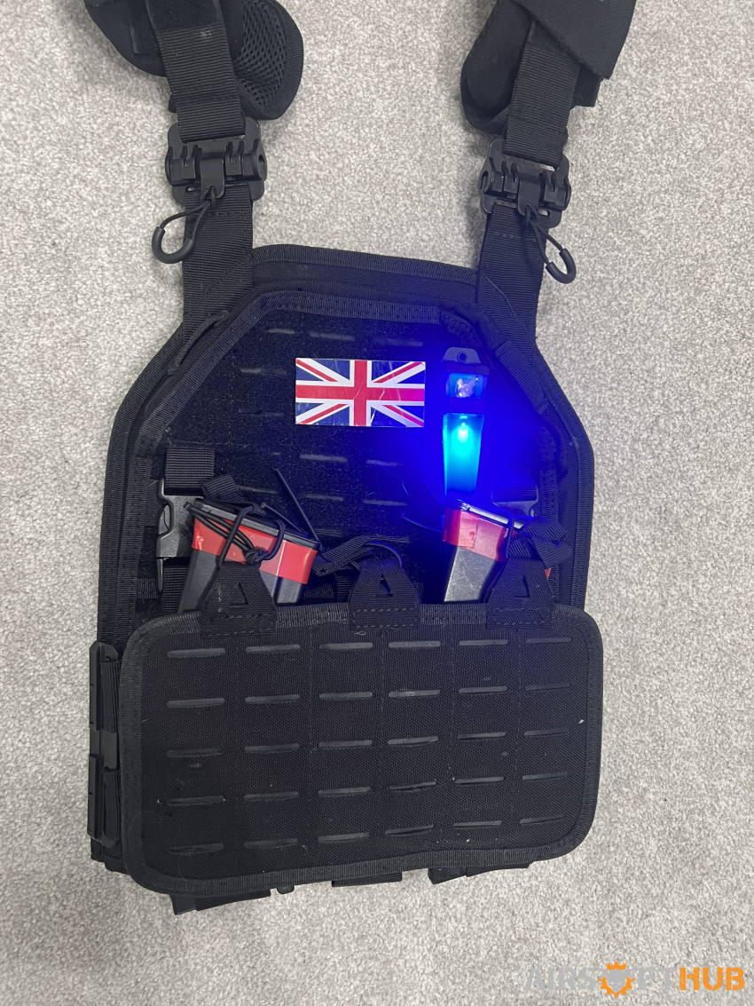 Black Plate Carrier Set up - Used airsoft equipment