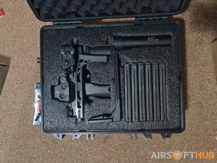 Kwa mp9 + 6 mags + ngal + holo - Used airsoft equipment