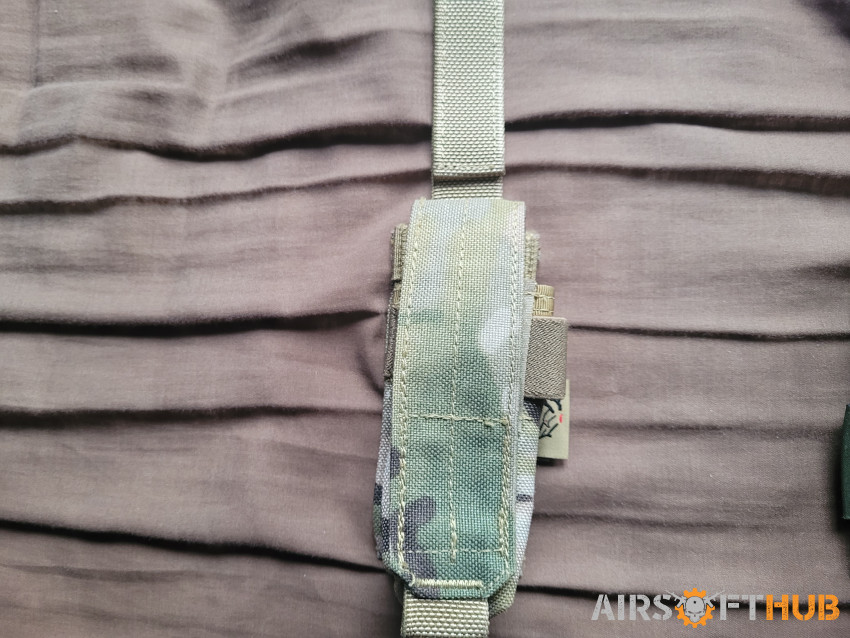 Multiple Pouches - Used airsoft equipment