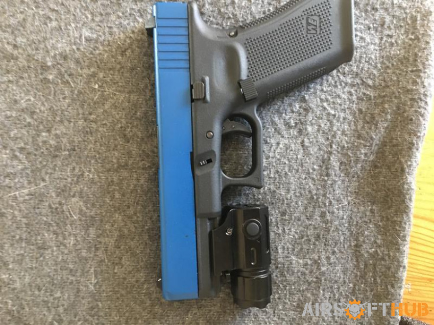 We glock 17 gas blowback - Used airsoft equipment