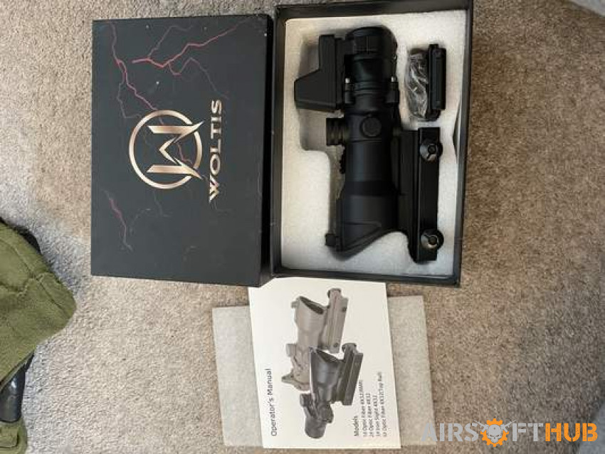 4x zoom acog with red dot - Used airsoft equipment