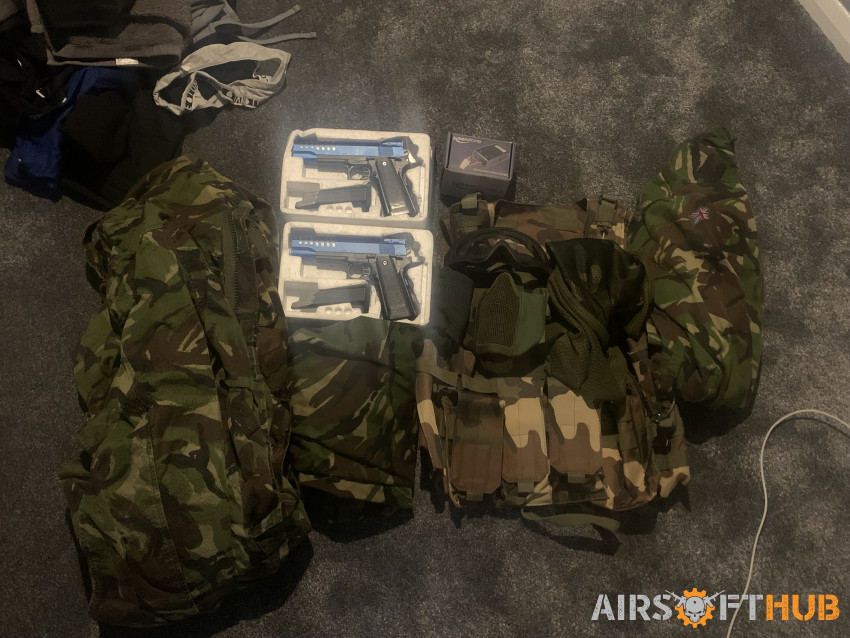 Job lot of gear and guns - Used airsoft equipment