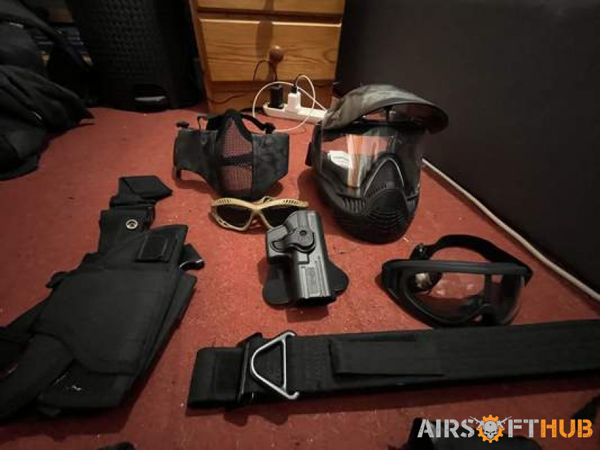 Bundle of accessories - Used airsoft equipment