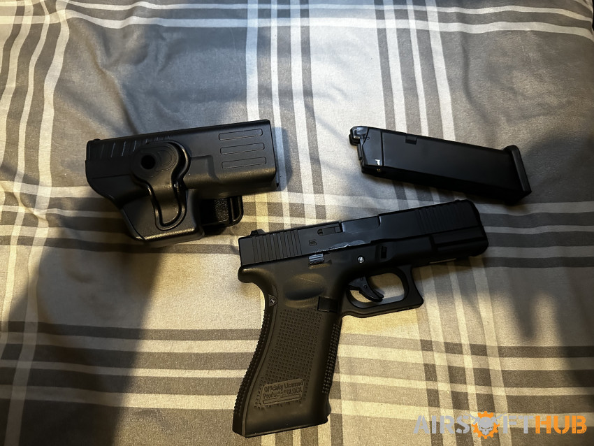 E&C Glock 45 + 1 Mag - Used airsoft equipment